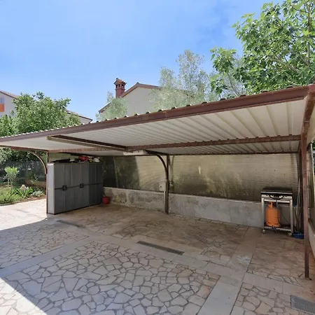 Brezac Olive Garden Apartment
