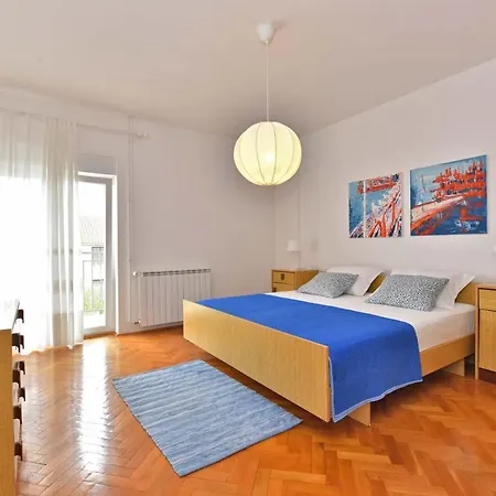 Brezac Olive Garden Apartment *