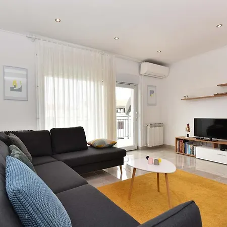 Apartment Brezac Olive Garden